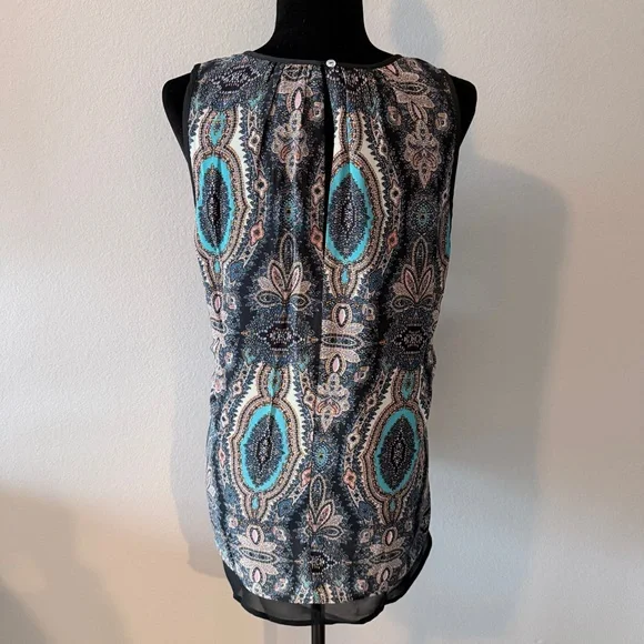 Patterned Sleeveless Top Size Small - Picture 2 of 4